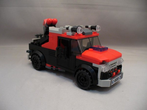 Transformers Kre O Toys R Us Exclusive Ironhide Image (27a) (17 of 22)